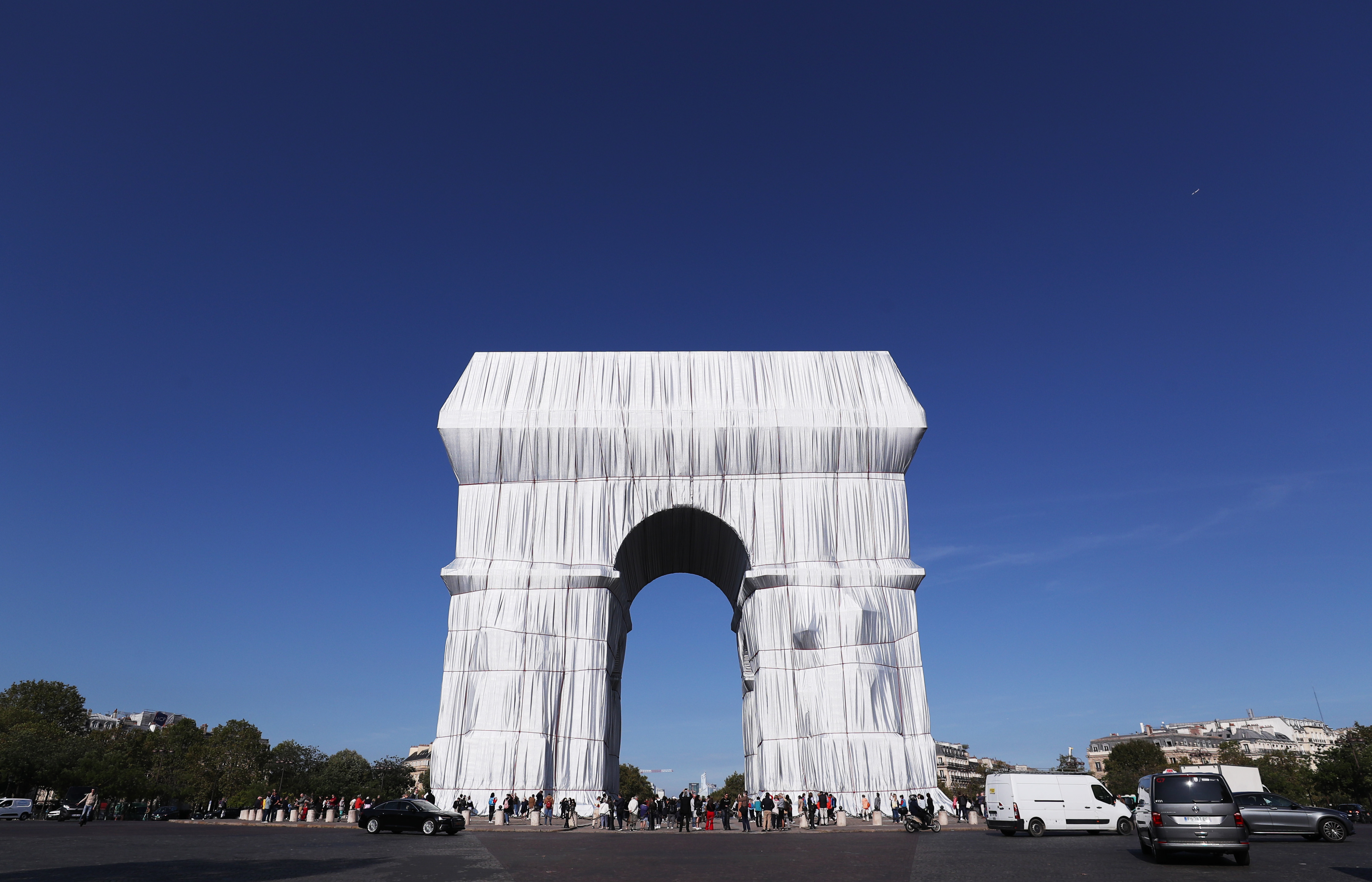 巴黎凯旋门的新衣