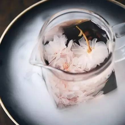 美到犯规日本樱花限定美食 你舍得放进嘴里吗？