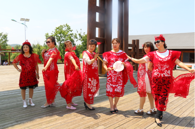 创意剪纸秀喜迎建国70年 创意剪纸秀喜迎建国70年