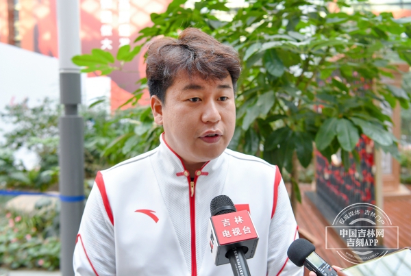 奥运冠军庞伟:作为红旗车用户,我很骄傲-中国彩虹网
